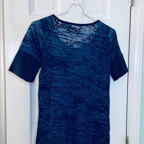 Chicago Bears Half Sleeve Sheer T-Shirt Rhinestone Logo by G-III Women's Small - Picture 3 of 4